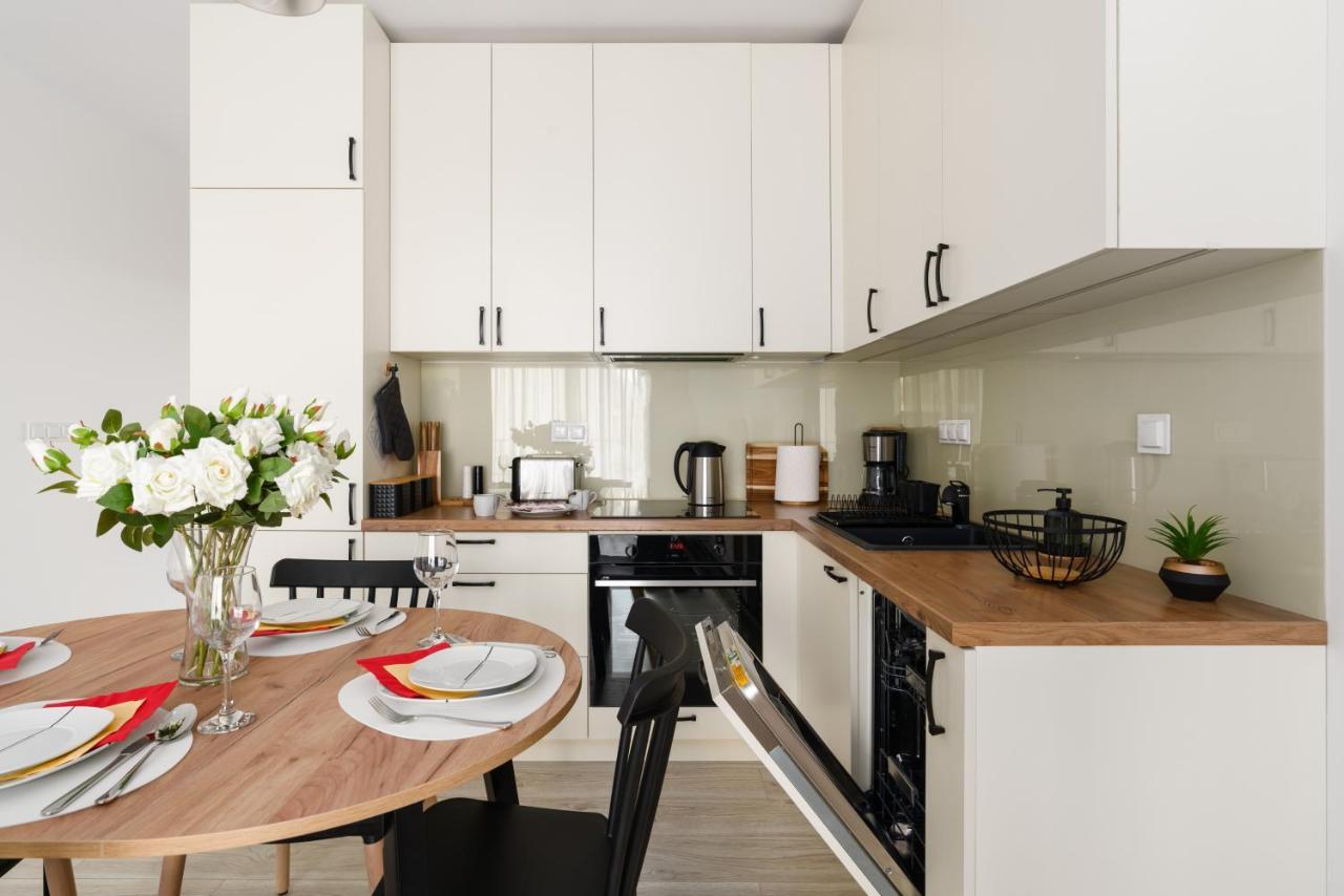 Premium Apartments Poznan Airport By Noclegi Renters Eksteriør billede